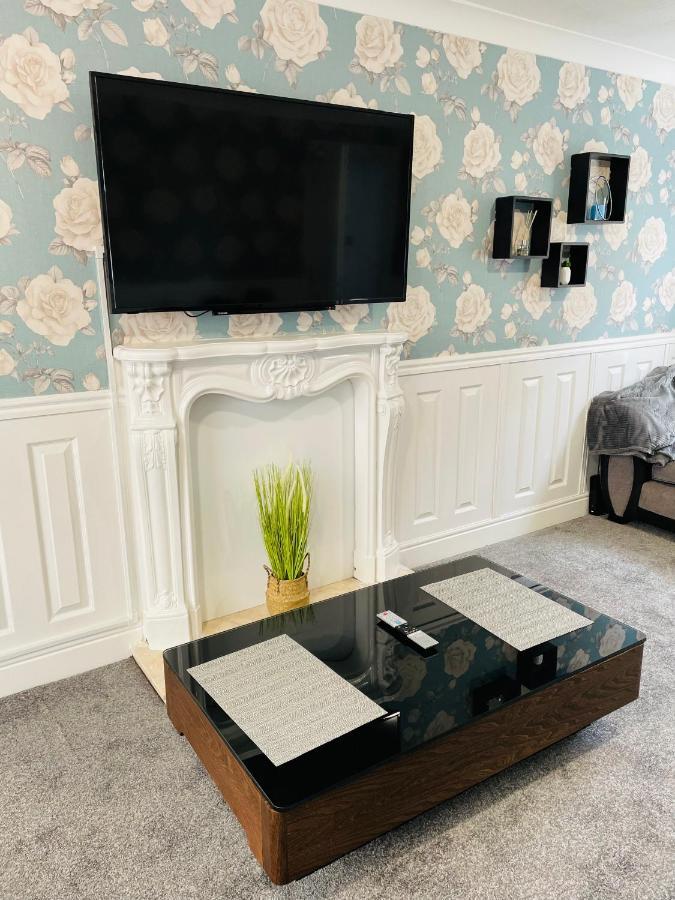 Alder House - A Modern Vibrant 4 Bedroom House Marston Green Εξωτερικό φωτογραφία