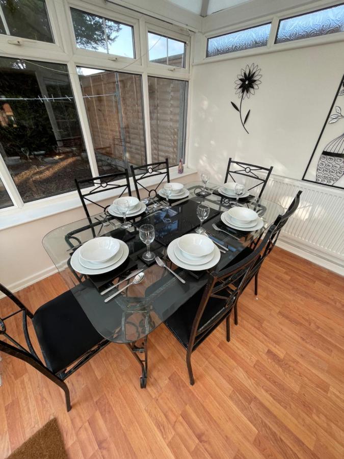 Alder House - A Modern Vibrant 4 Bedroom House Marston Green Εξωτερικό φωτογραφία