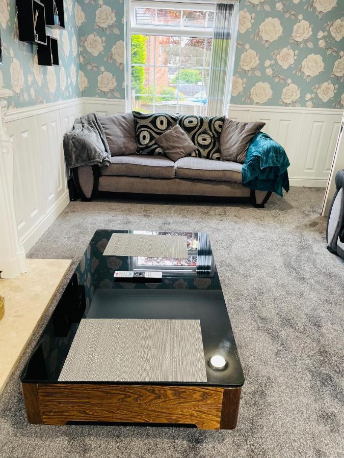 Alder House - A Modern Vibrant 4 Bedroom House Marston Green Εξωτερικό φωτογραφία