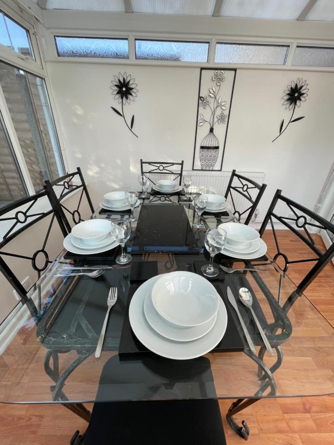 Alder House - A Modern Vibrant 4 Bedroom House Marston Green Εξωτερικό φωτογραφία